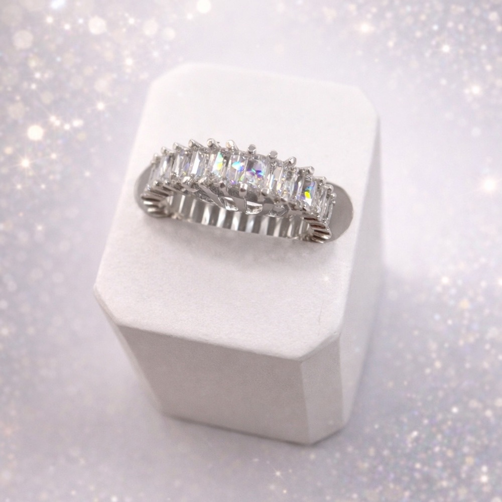 Elegant Silver Women's Ring